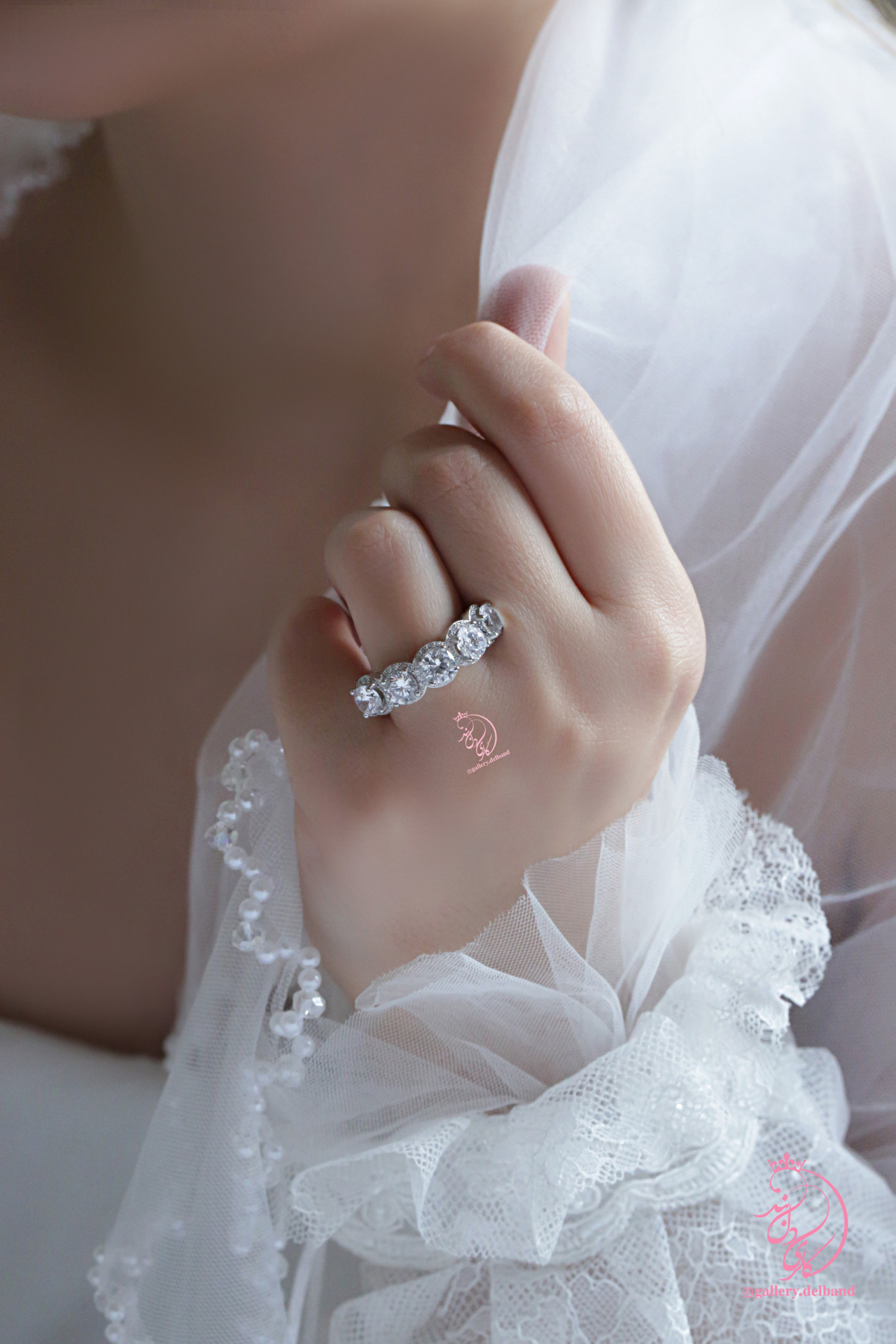 💎انگشتر لوکس طرح جواهر بسیار زیبا و خاص؛ نقره عیار ۹۲۵ با روکش طلا سفید و با قالب جواهری‌‌